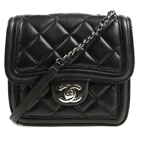 chanel crossbody black and white